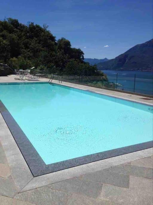 Poolside Apartment Cristina Bellano Eksteriør bilde